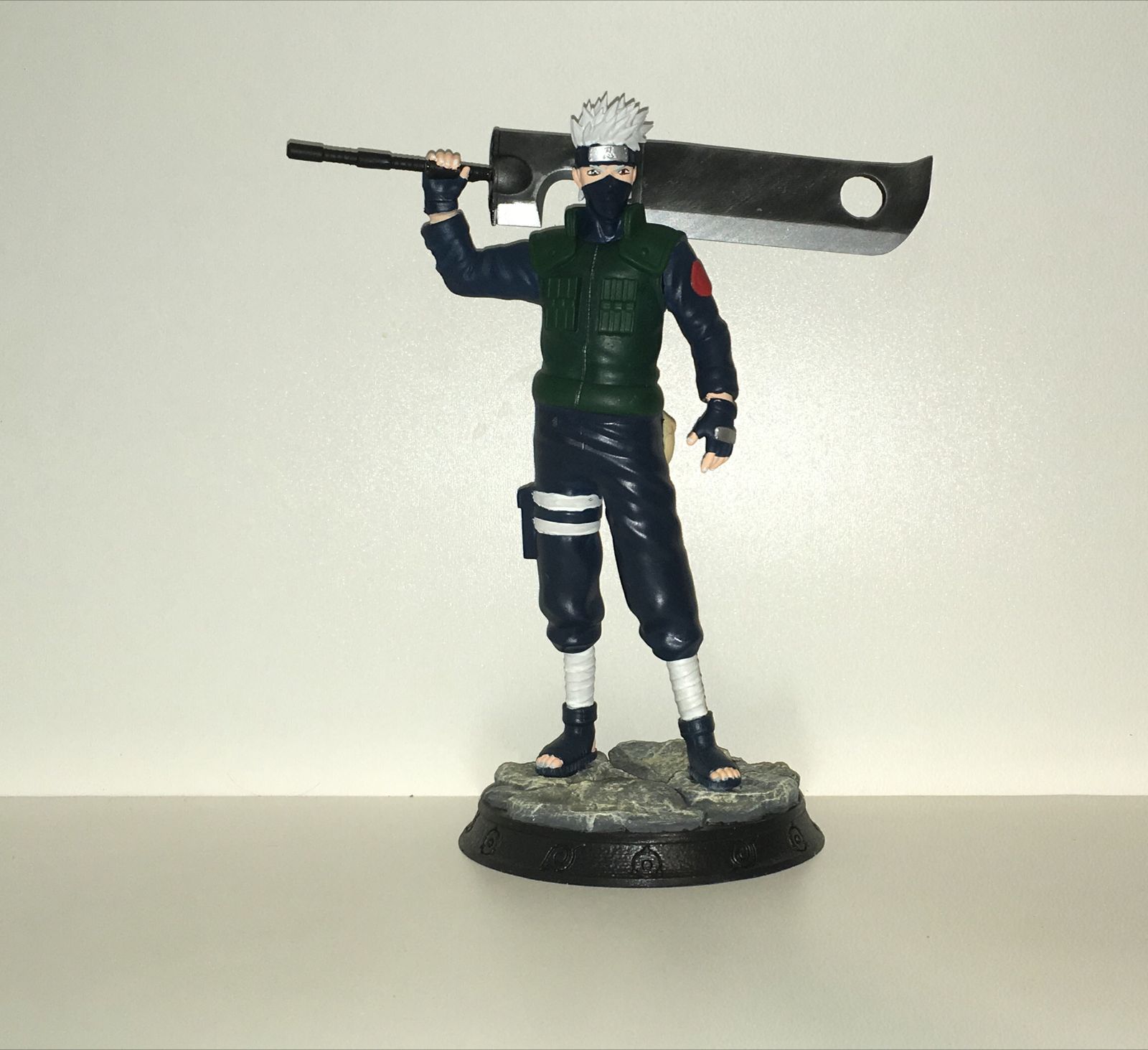 Kakashi Hatake empunhando a Kubikiribōchō