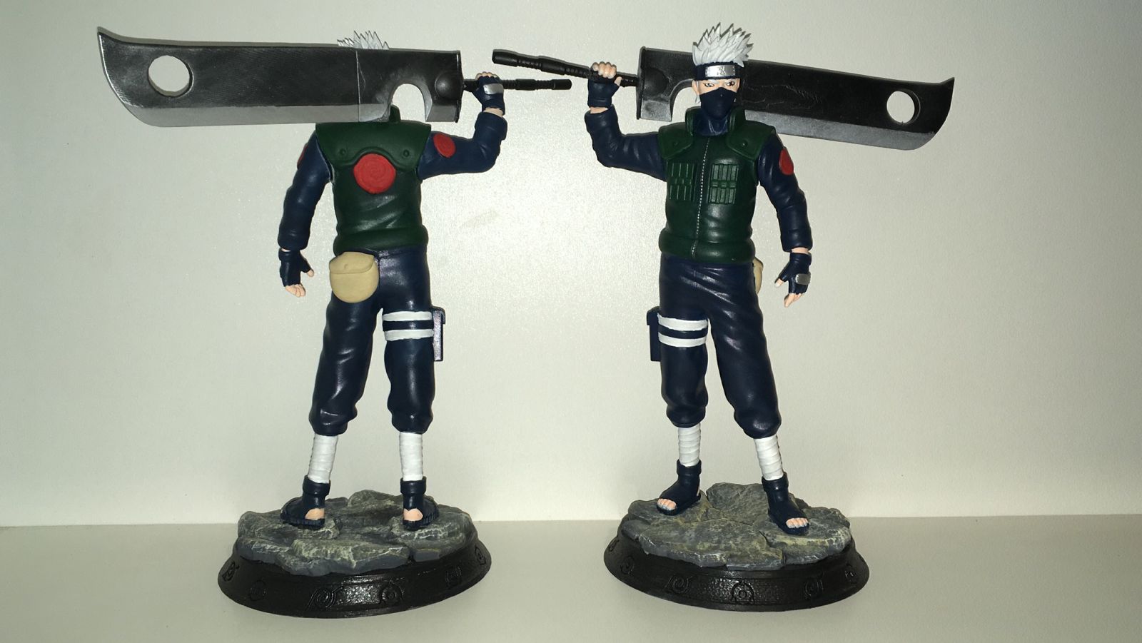 Kakashi Hatake empunhando a Kubikiribōchō
